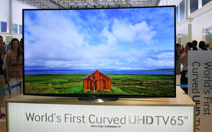 Samsungs curved LCD TV