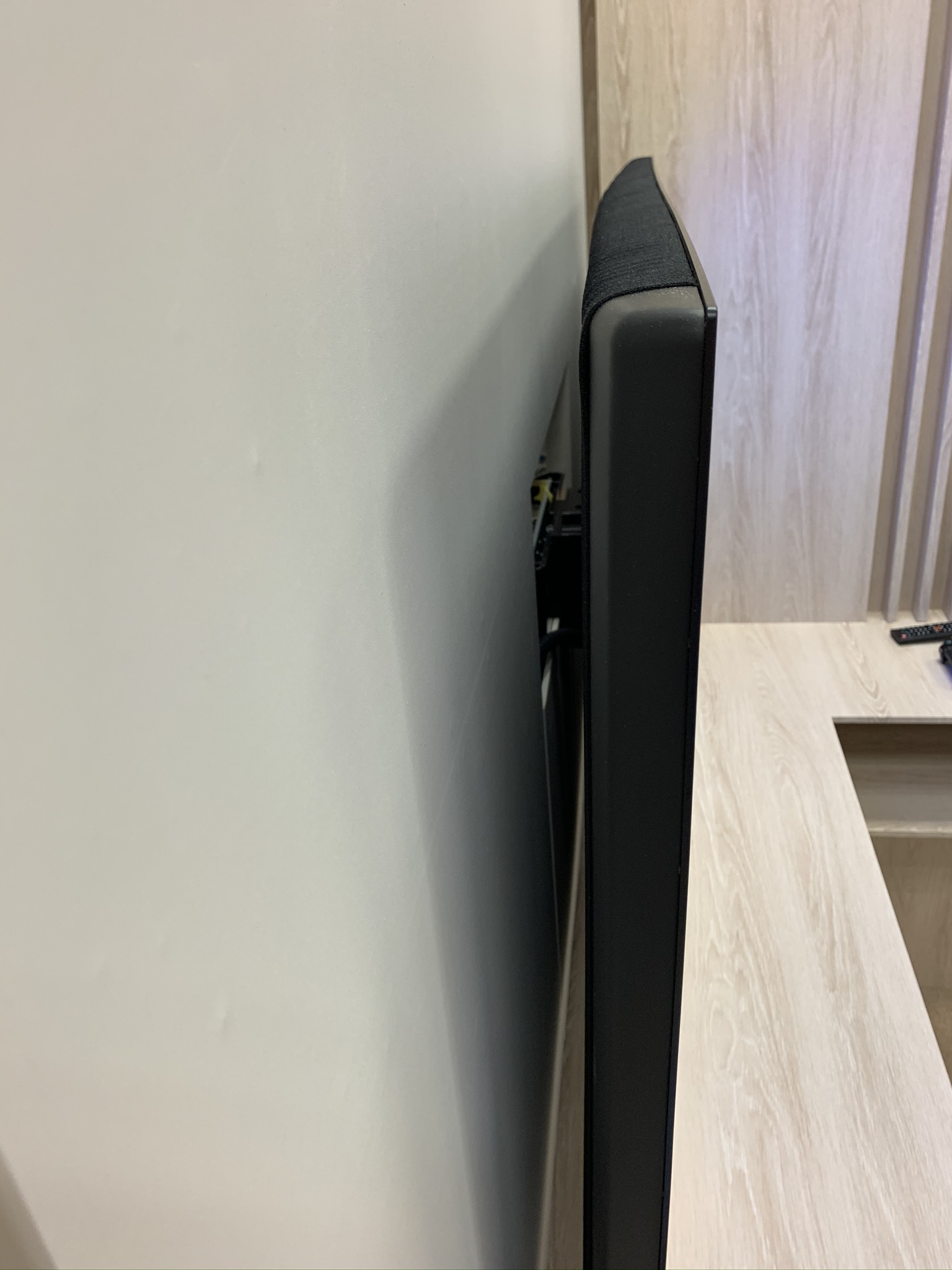 Bendable OLED concept that can go from flat to curved