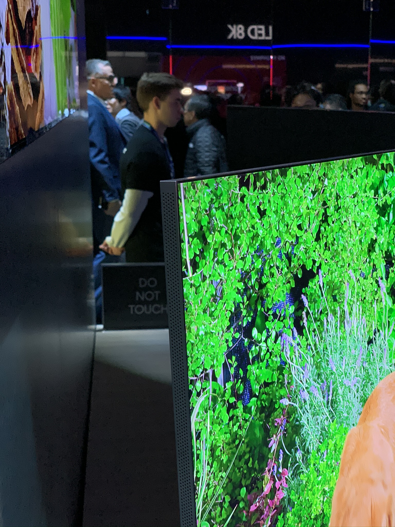 Samsung Q950TS 8K LCD TV with very thin bezel