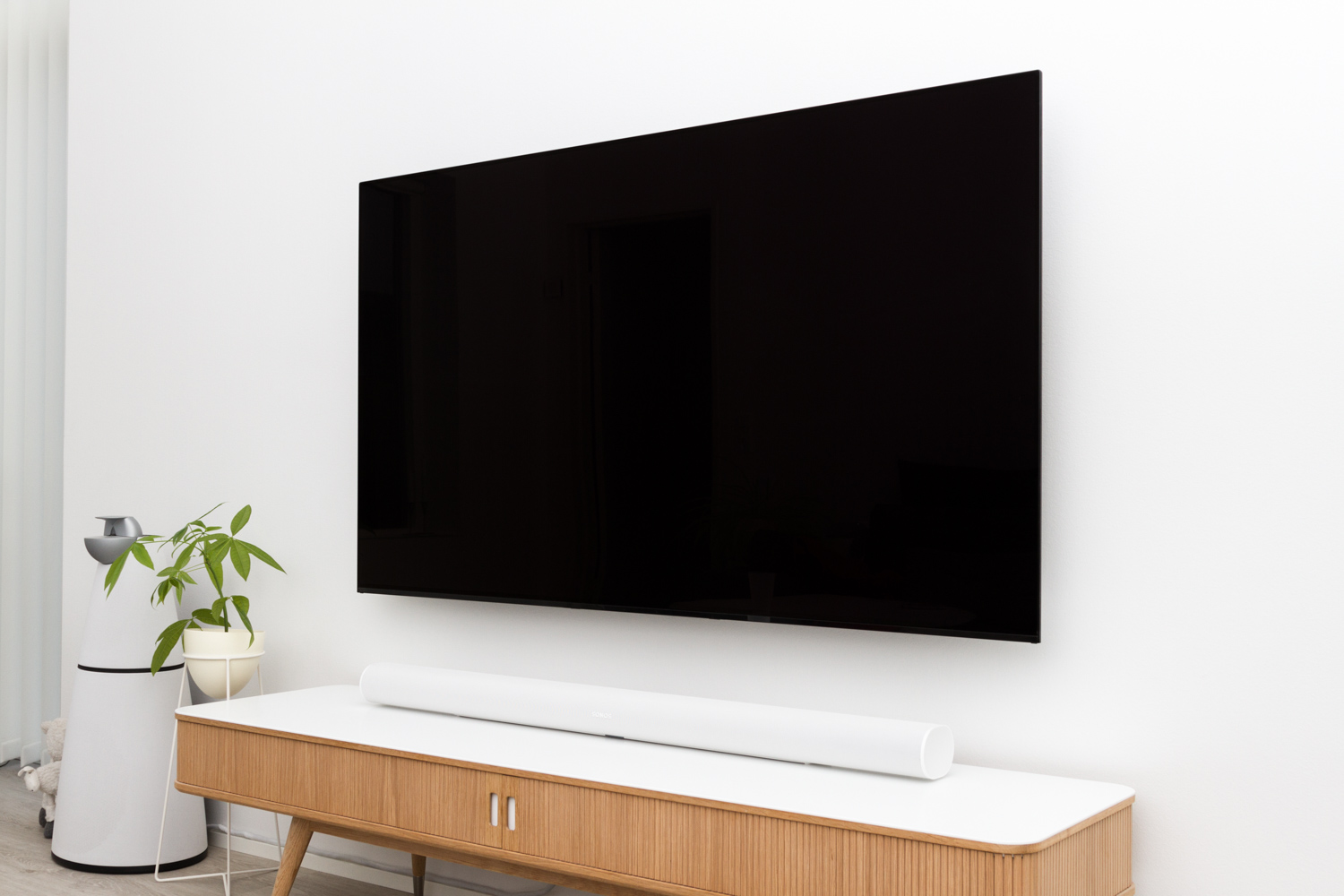 Sonos Arc Ultra Atmos soundbar Sonos Arc Ultra Atmos soundbar