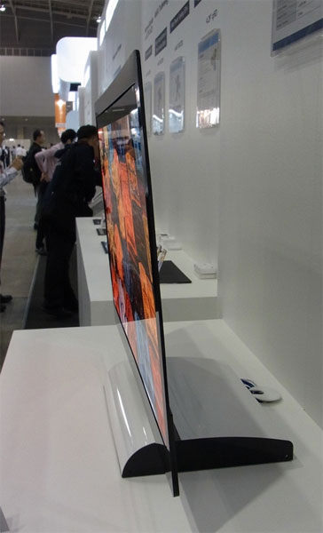 Click to enlarge AUO’s 32-inch OLED-TV
