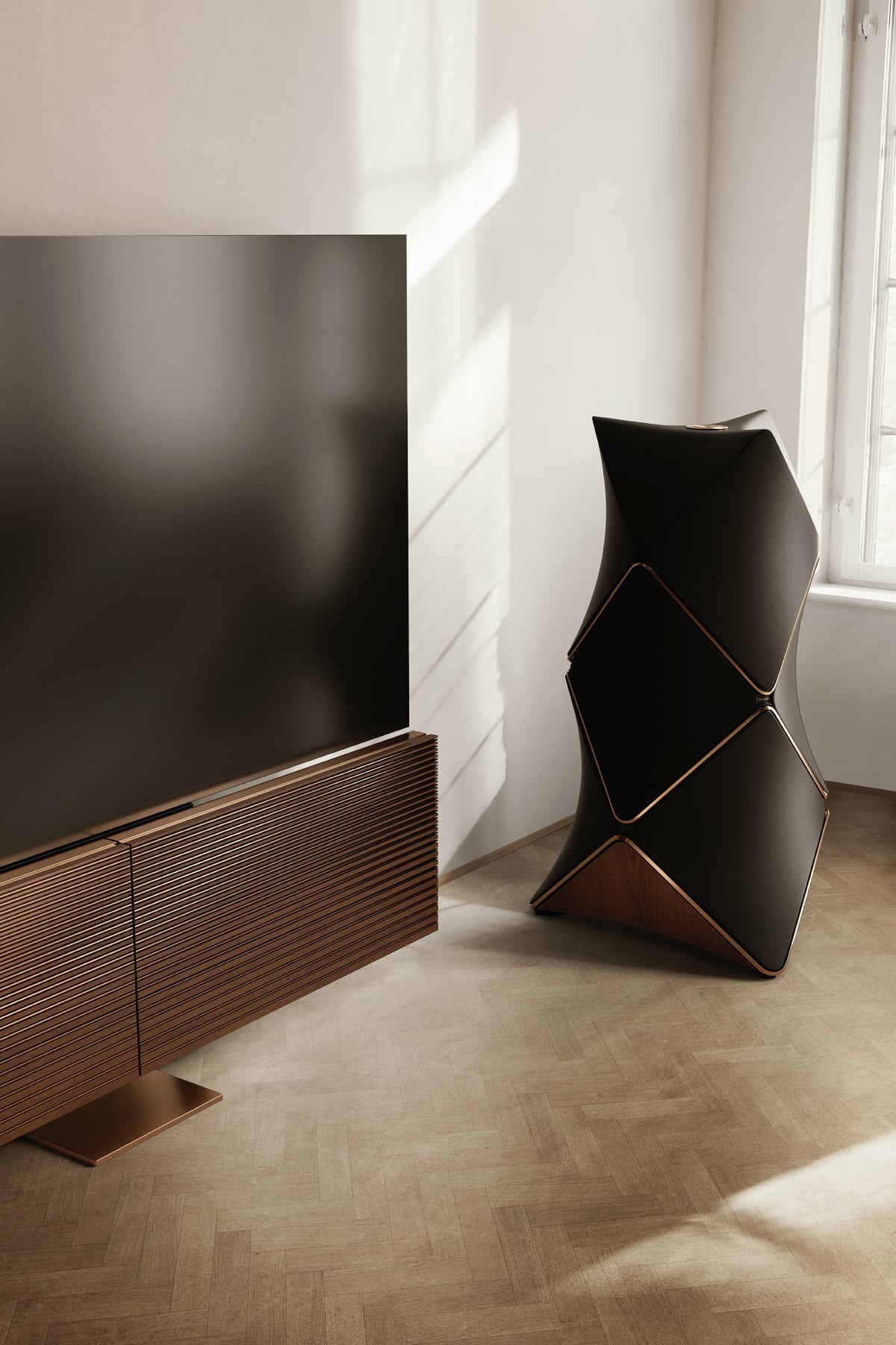 B&O BeoVision 8K OLED B&O BeoVision 8K OLED