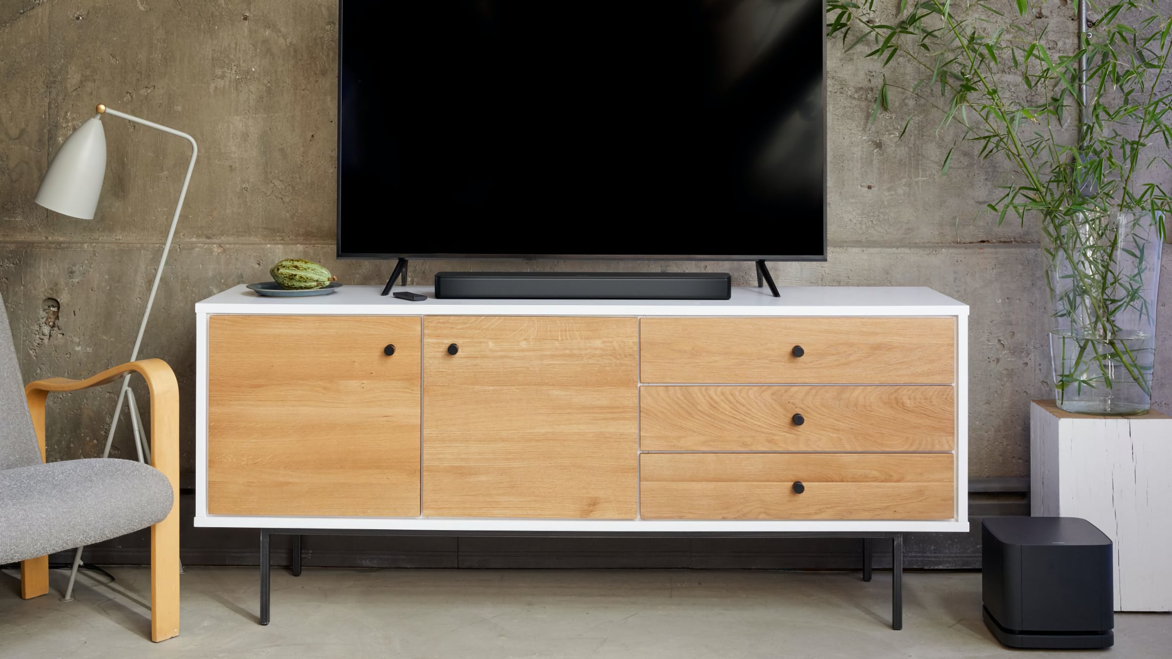 2 introduces - FlatpanelsHD Bose AirPlay with soundbar compact
