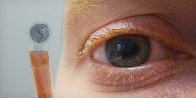 Display in a contact lens