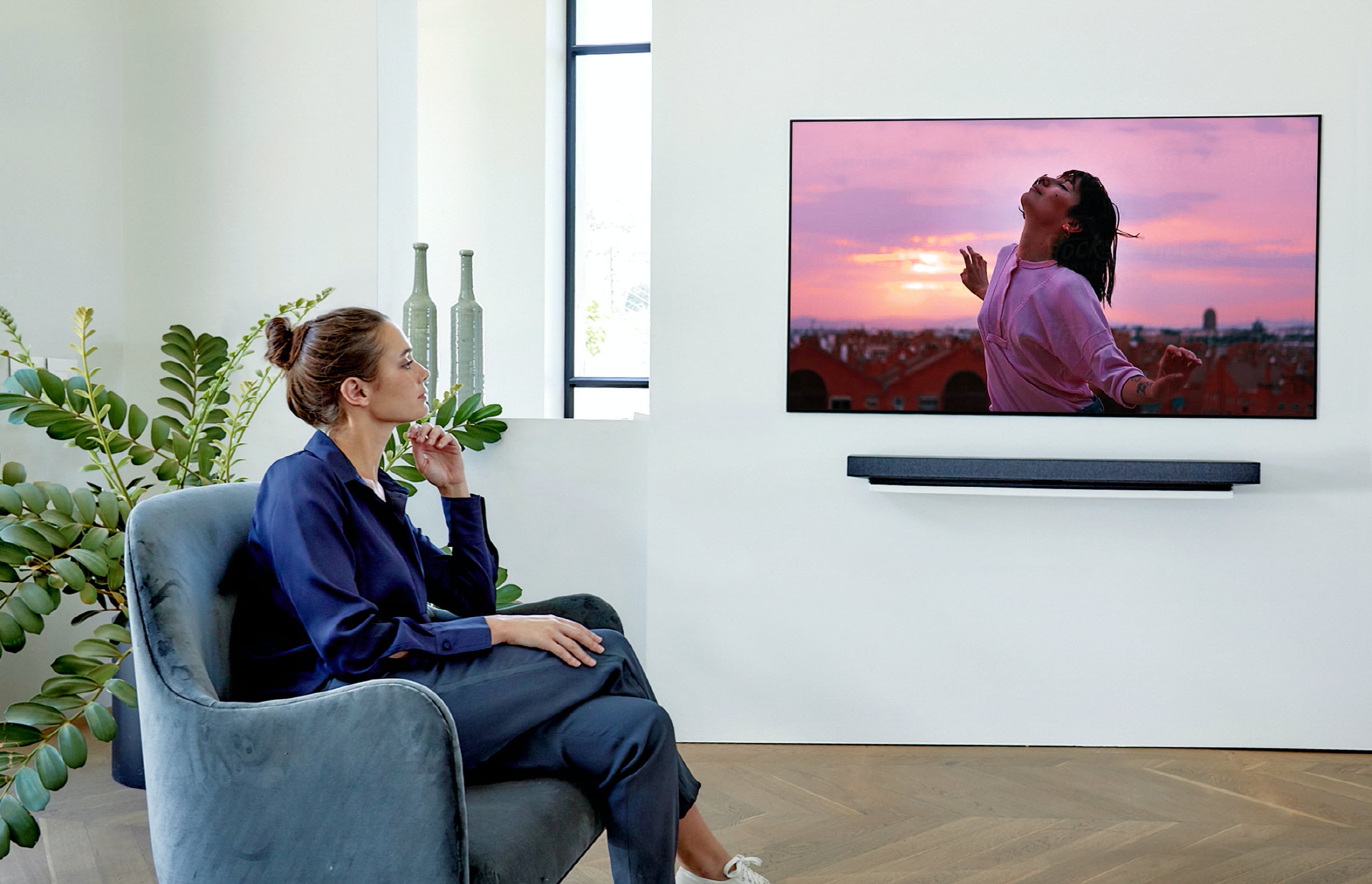 Включи хороший телевизор. Телевизоры LG 2020. LG телевизор OLED LG oled55cxr. Телевизор LG oled55gxr TV. Новый телевизор LG 2020 года.