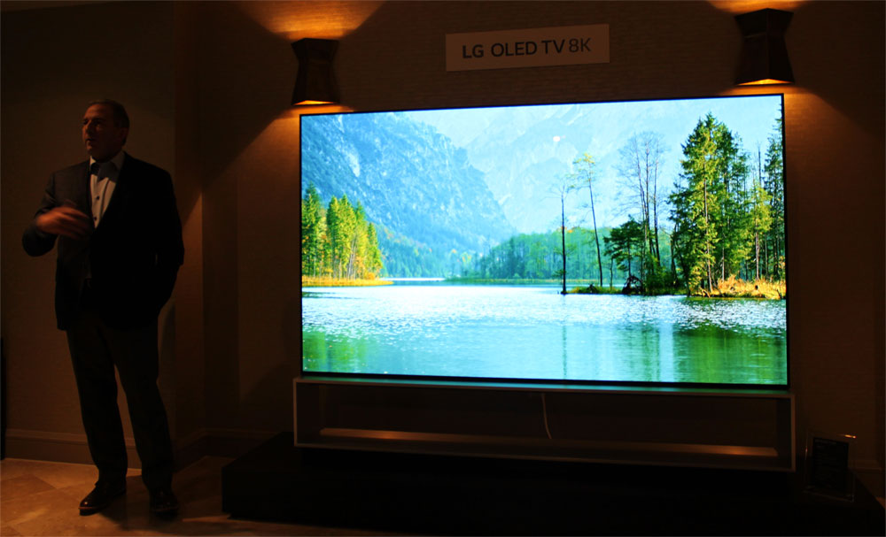  LG 8K OLED TV  