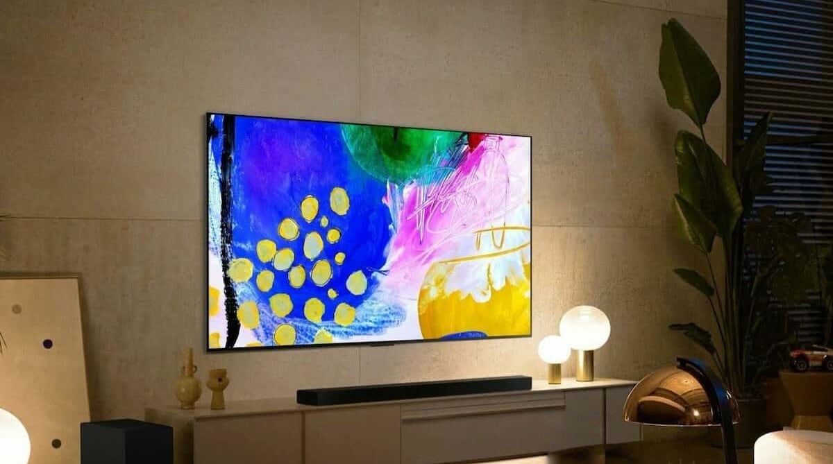 Philips unveils 2024 Ambilight OLED TVs with up to 3000 nits, 42-77 -  FlatpanelsHD