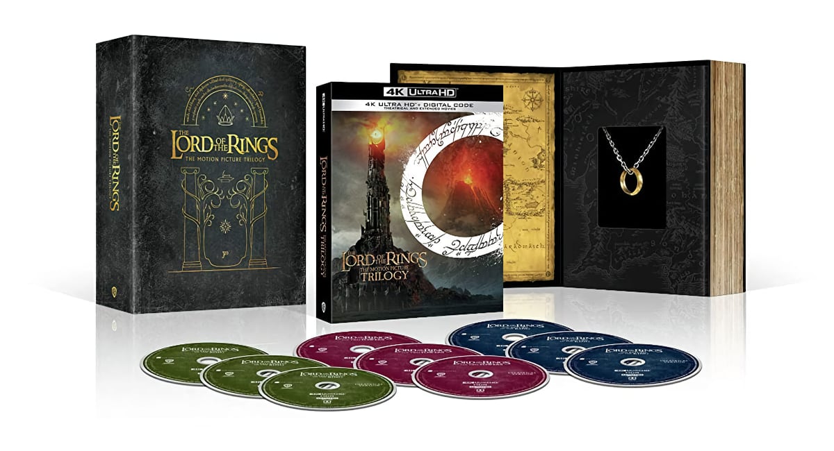 lord of the rings collector's set of 30 figures