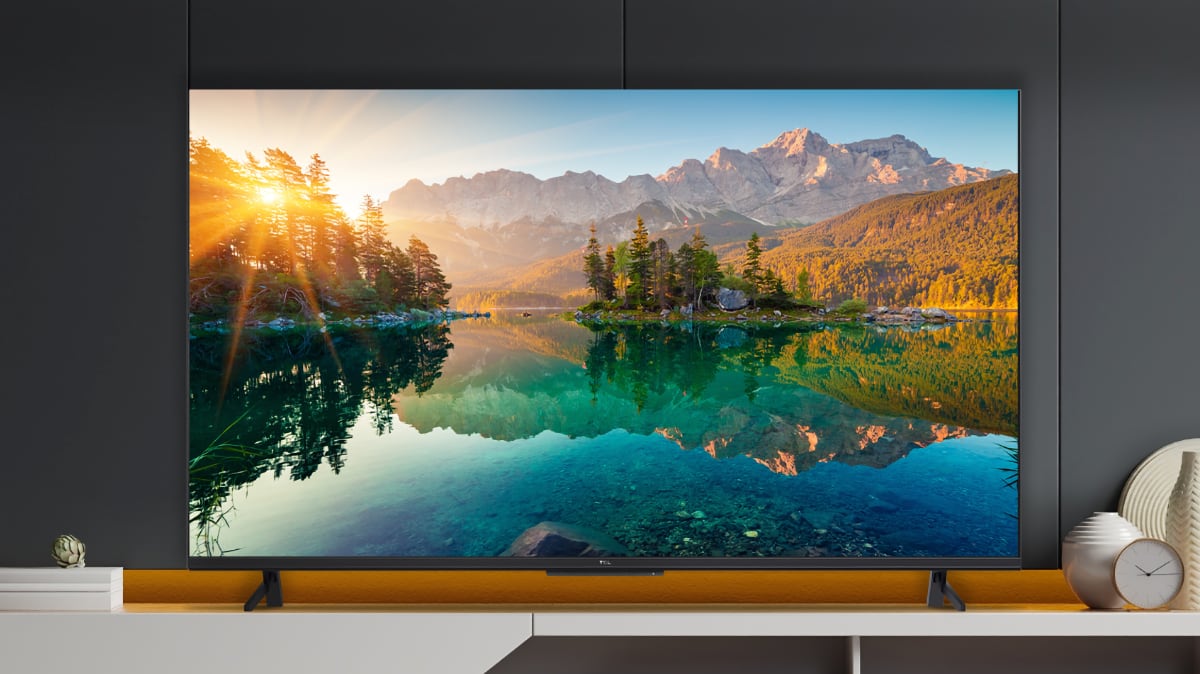 TCL R646