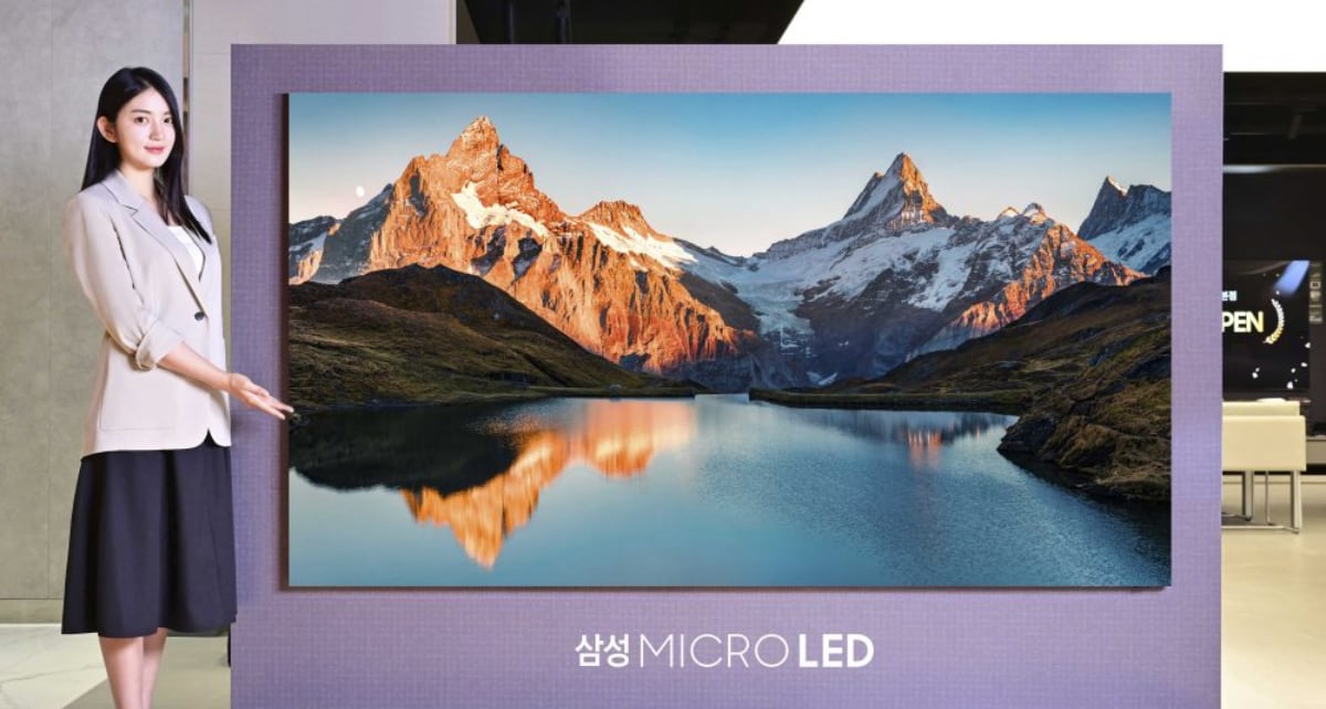 Samsung 89 microLED TV