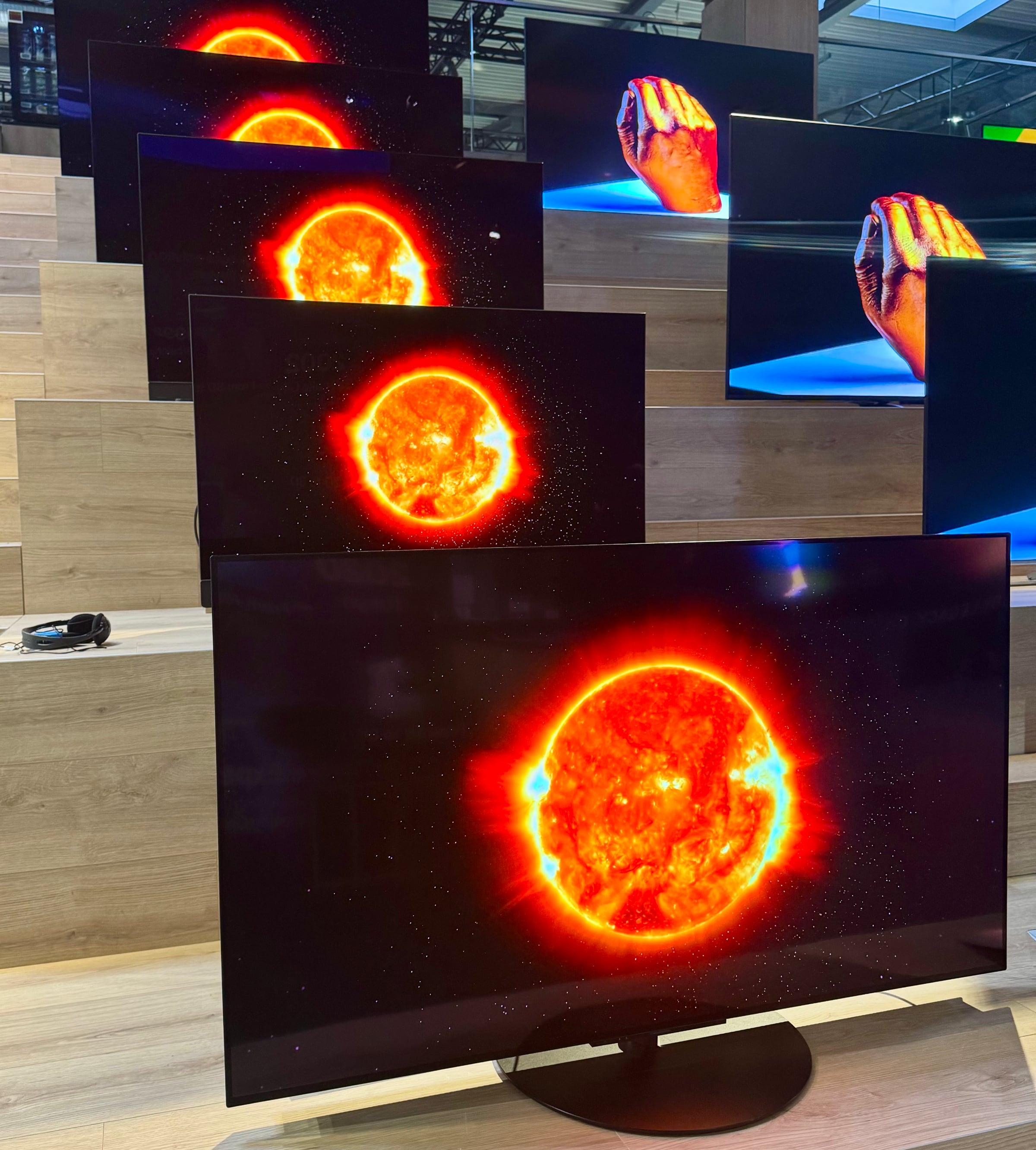 Panasonic unveils 2026 OLED and miniLED LCD TVs - FlatpanelsHD