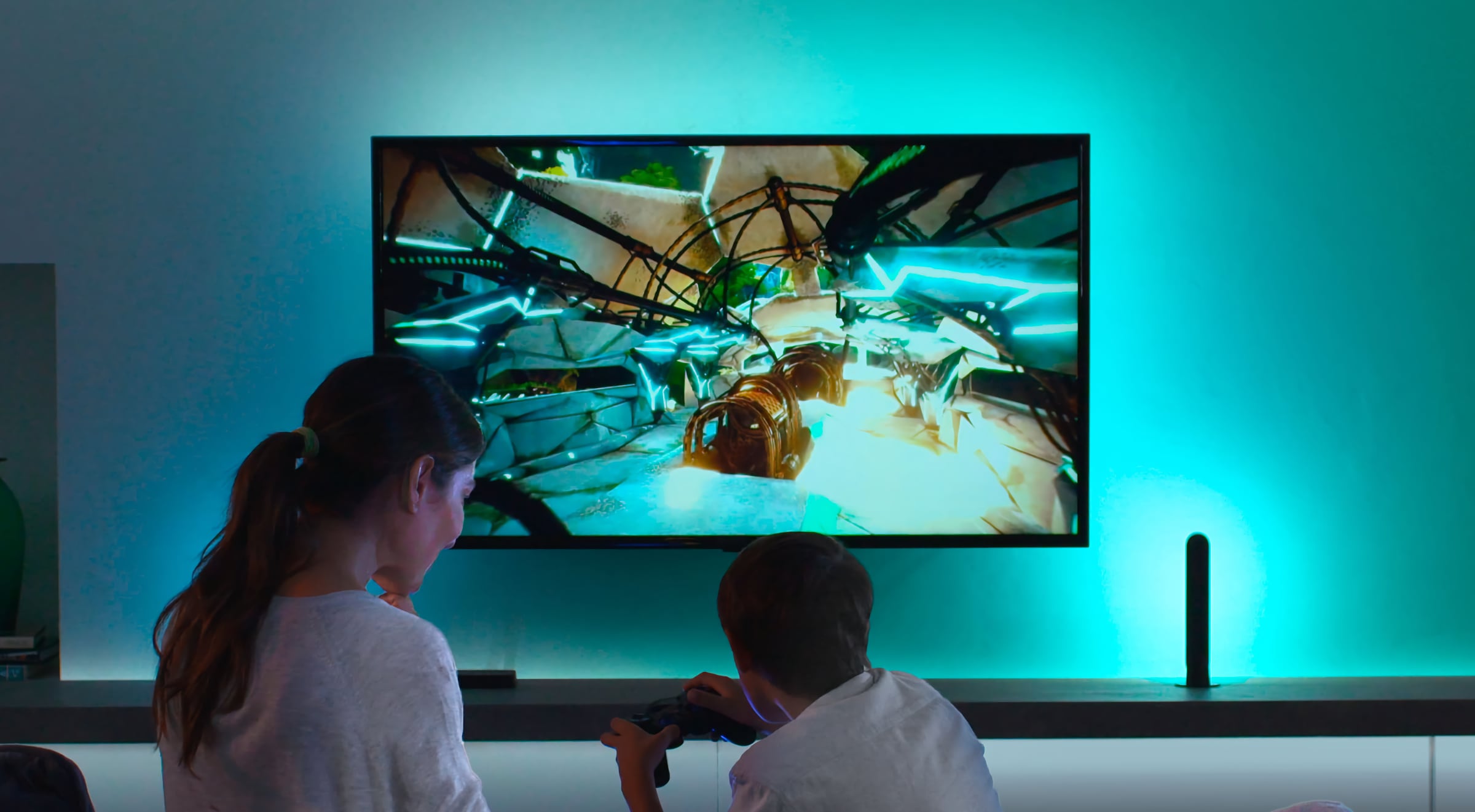 Samsung 2023 Ambilight TV by using the Philips Hue Sync TV app