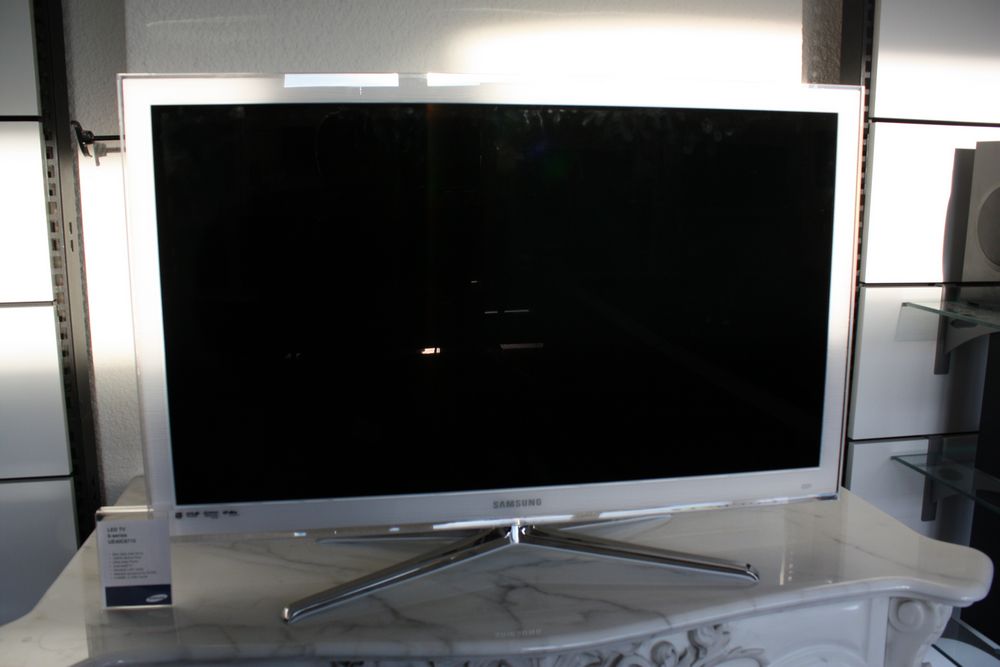 Телевизор самсунг 2012 год. Samsung TV 2010. Телевизор самсунг 32 дюйма 2007 года. Телевизор Samsung 32 дюйма 2009 года. Samsung LCD 2009 40 inch.