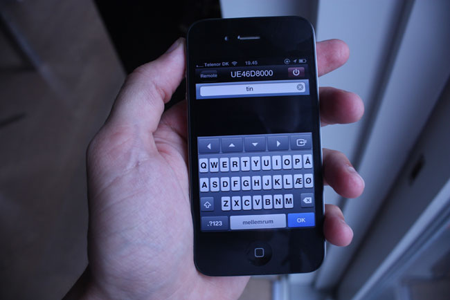 Click to enlarge Samsung’s iPhone App has a keyboard for searching through YouTube and Netflix
