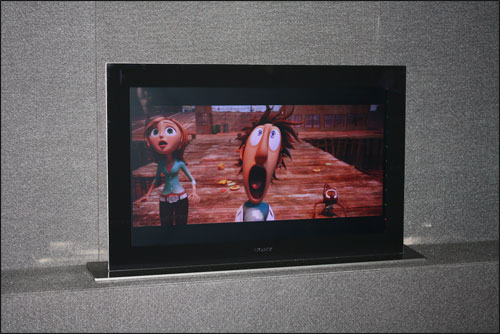 Click to enlarge Sony’s glasses-free 3D OLED-TV