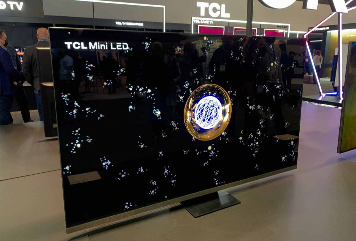TCL C935.