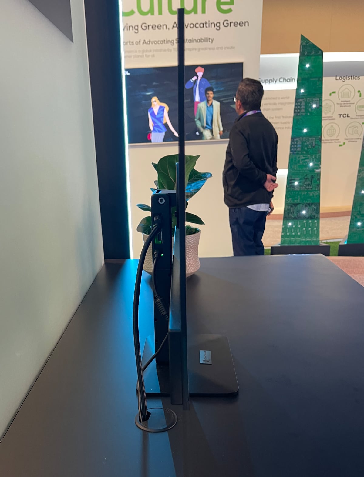 TCL 27 RGB OLED TCL 27 RGB OLED